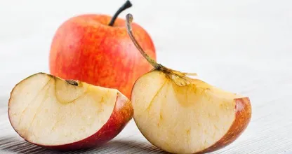 Nooit meer bruine appels onderweg? Probeer dan dit handige trucje eens uit!