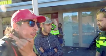 "Ik maak deze filmpjes om mijn schulden af te betalen.." Treitervlogger Ismail Ilgun in zijn pyjama gearresteerd!