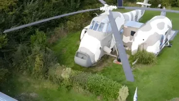 Dit gezin woont in een helikopter! Bekijk de adembenemende verbouwing van hun huis vanuit de lucht!