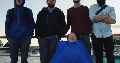 WAUW: deze gehandicapte jongen kan door zijn vrienden op wereldreis en hoe ze dat doen.. Echte vrienden!