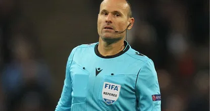 Scheidsrechter Antonio Mateu Lahoz naar huis gestuurd door FIFA
