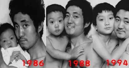 Papá e hijo se toman la misma foto todos los años durante 27 años y la última es particularmente conmovedora