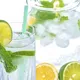 Was hilft wirklich bei Hitze: Warmes oder Kaltes trinken?