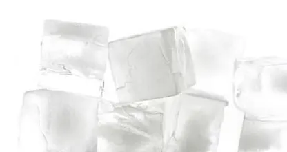Warum Eiswürfel oft grau-weißlich und nicht durchsichtig sind!