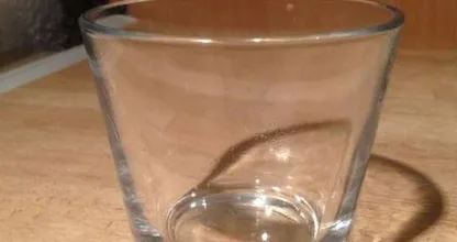 Wie du Wachsreste am besten aus Gläsern entsorgst!