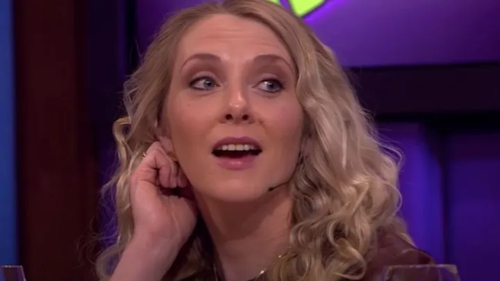 Lekker loeren: Jelka van Houten deelt leuke jeugdfoto
