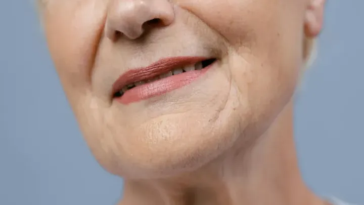 Pourquoi vous ne devriez jamais dormir avec du maquillage !