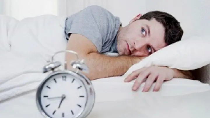 4 veelvoorkomende slaapmythes die je ’s nachts wakker kunnen houden