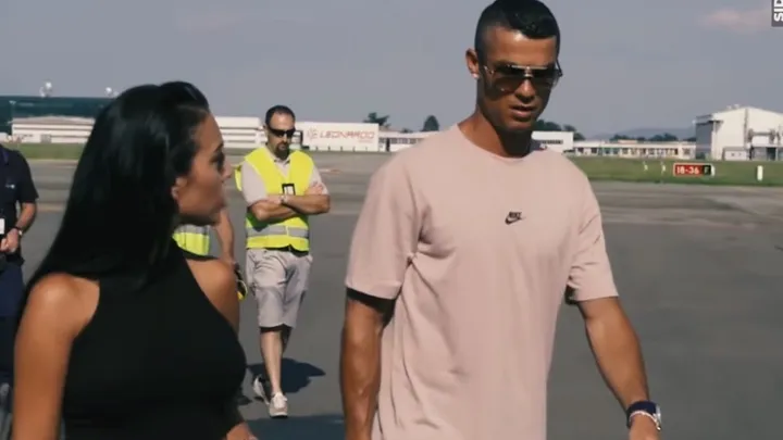 La petite amie de Ronaldo a établi des règles étranges pour le légendaire footballeur.
