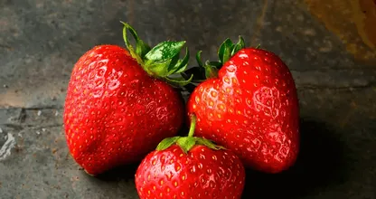 【気持ち悪い】この動画を見た後絶対にイチゴを洗ってから食べるようになります