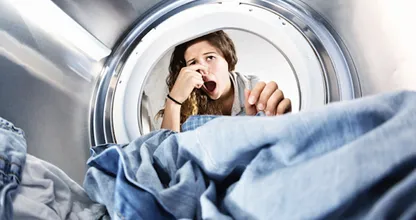 Deine Wäsche muffelt? Mit Hilfe dieser 3 Produkte riecht deine Wäsche wieder frisch