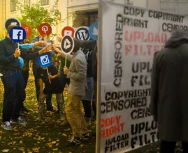 Neue EU-Urheberrechtsreform - werden bald alle Blogs, Preisvergleichsportale, Hilfeforen etc. aus dem Internet verbannt?