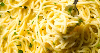 Jeder spricht über diese cremige Spaghetti und wenn du sie probiert hast, verstehst du wieso!