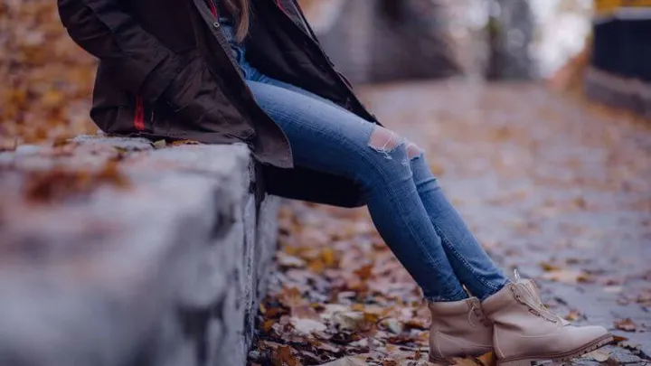 Recognise deep vein thrombosis in your leg on time by these 5 symptoms