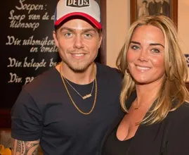 Kritiek op foto André Hazes en Monique Westenberg: 'Slecht voorbeeld'