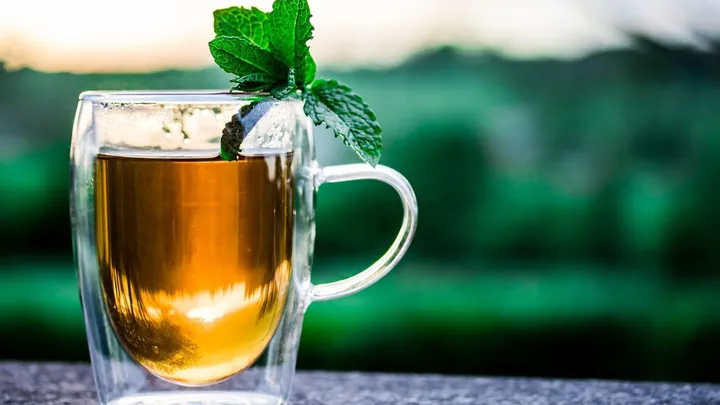 Waarom je eigenlijk vaker warme drankjes moet drinken