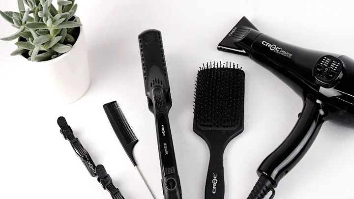 Voici pourquoi vous devriez mettre les cheveux de votre brosse dans vos plantes