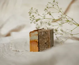 Perché dovresti usare un cubetto di sapone in giardino