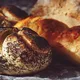 Extraño: Hombre da positivo por drogas después de comer pan de semillas de amapola