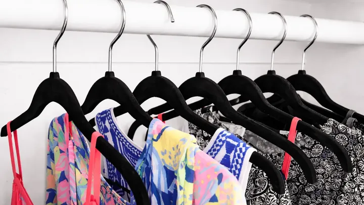 Deze ongelooflijk eenvoudige hanger truc heeft ons verbaasd - en de lente is precies het juiste moment om het uit te proberen