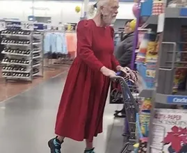 The Most Hilarious And Embarrassing Grocery Store Moments Caught on Camera