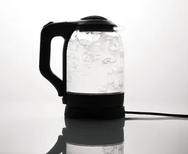 Wat is zuiniger: een kokend-waterkraan of een waterkoker?