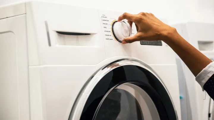 6 tips die je tijd en moeite besparen bij het doen van de was
