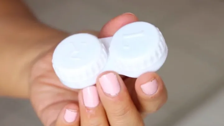 Do you wear contact lenses? Make sure you don't make any of these 7 common mistakes