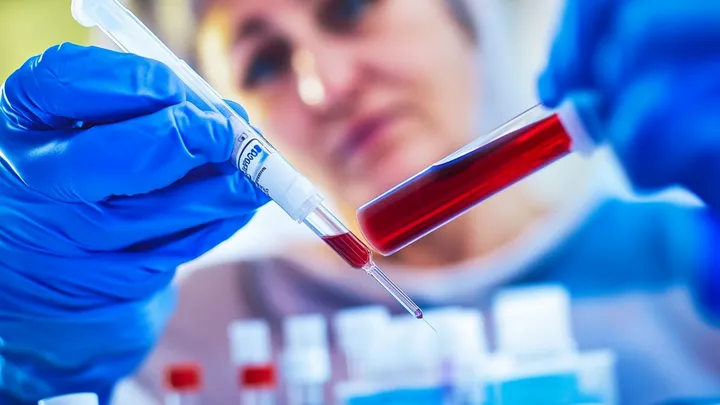 La nonna (72 anni) partorisce. Poi il medico le dice: "Ti avevo avvertito", quando torna con i risultati degli esami