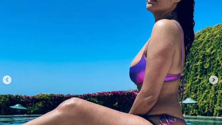 Famosas de más de 40 que lucen sus bikinis