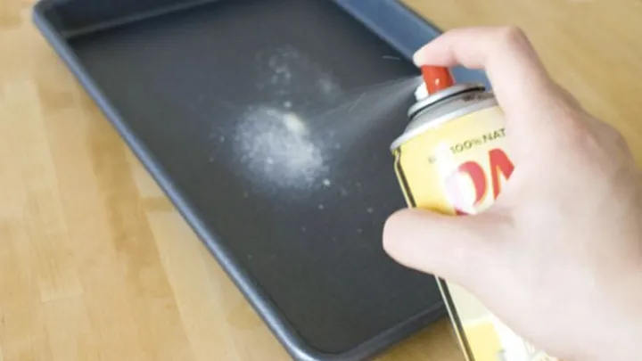 Think defrosting your freezer is difficult? It's not! It's super easy with THIS handy trick!