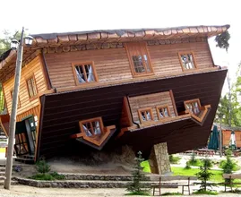 Esta casa está patas arriba, ¡espera a ver el interior!