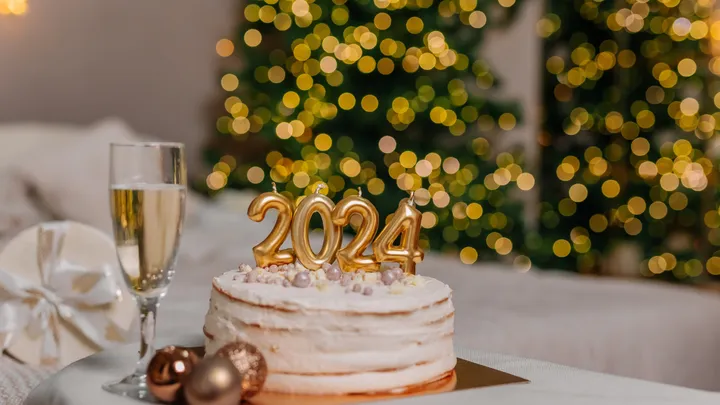 Leuk voor oudejaarsavond: zó maak je een proseccotaart