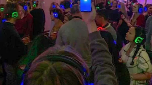 43 Śmieszne Momenty w Klubie Nocnym, Których Nie Wierzysz, Że Zostały Uchwycone na Kamerze!