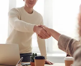 Bonussen voor aandragen en werven nieuwe collega's hoger dan ooit