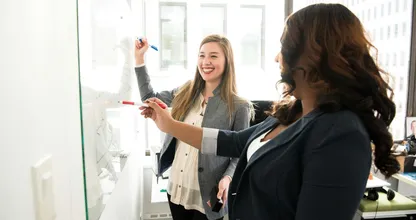 Gen Z vs. Millennials: wie heeft een betere werkmentaliteit?