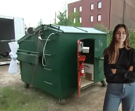 Nie uwierzysz, jak ta młoda kobieta zamieniła śmietnik w mały domek – wnętrze Cię zaskoczy!
