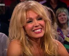Als twee druppels water: zó ziet de zus van Patricia Paay eruit