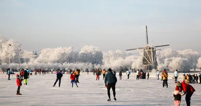 Winterse sneeuwbuien trekken het land over: 'Lokaal kan er 5 centimeter sneeuw vallen'