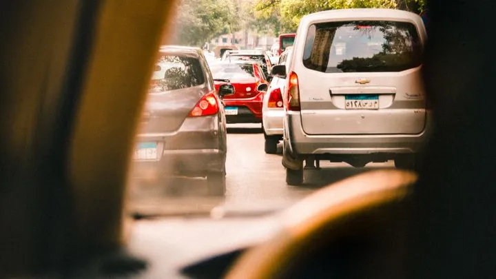 Op déze rijbaan moet je rijden als je wil ontsnappen aan een vakantiefile