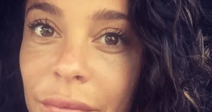 Wat een vreselijk bericht voor Fajah Lourens en haar zoontje, wij wensen ze veel sterkte toe