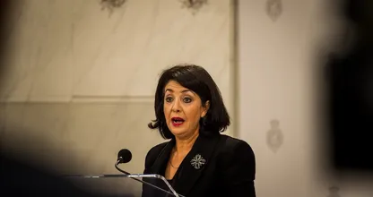 Voormalig voorzitter Arib vertrekt zonder afscheid uit Tweede Kamer