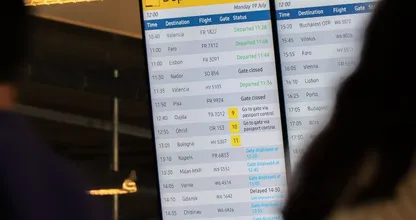 Schiphol deels afgezet vanwege man met gevaarlijke stoffen