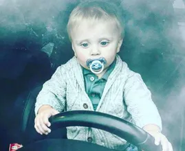 Fans weten het zeker: schim André Hazes te zien op foto André Junior