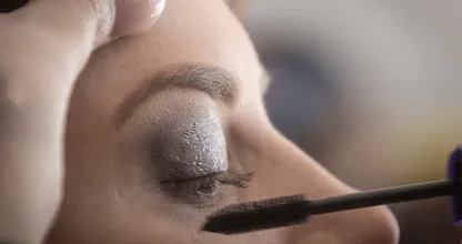 Iedereen die mascara gebruikt moet dit even lezen! Probeer dit trucje eens uit!