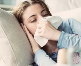 ¿Un resfriado, fiebre o dolor de garganta? ¡Así es como vas a pasar el invierno!