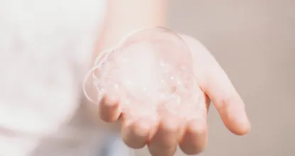 Des bulles ! Est-ce que plus de mousse rend la vaisselle plus propre ?