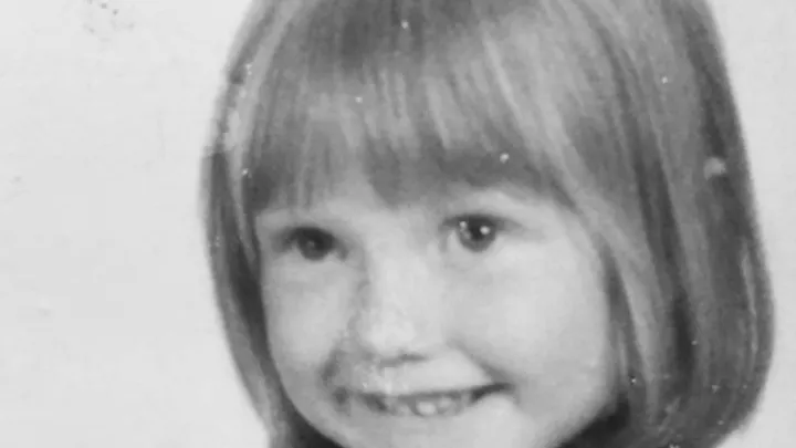 Wat een schattig meisje! Kun jij raden welke BN’er dit is?