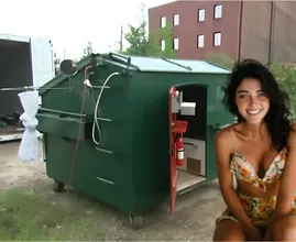 You Won't Believe How This Young Woman Transformed a Dumpster into a Tiny House - The Interior Will Surprise You!