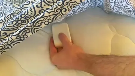 Un morceau de savon sous vos draps avant d’aller dormir? Si vous lisez ceci, vous l'essayerez aussi!